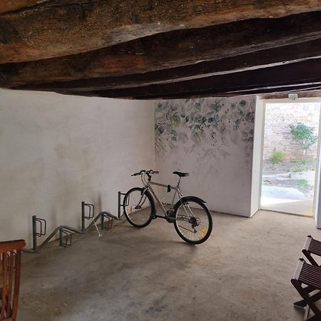 Fenetre Sur Cour Du Docteur Privey - Secure Park Bike - Voie Bleue Tournus Exterior foto