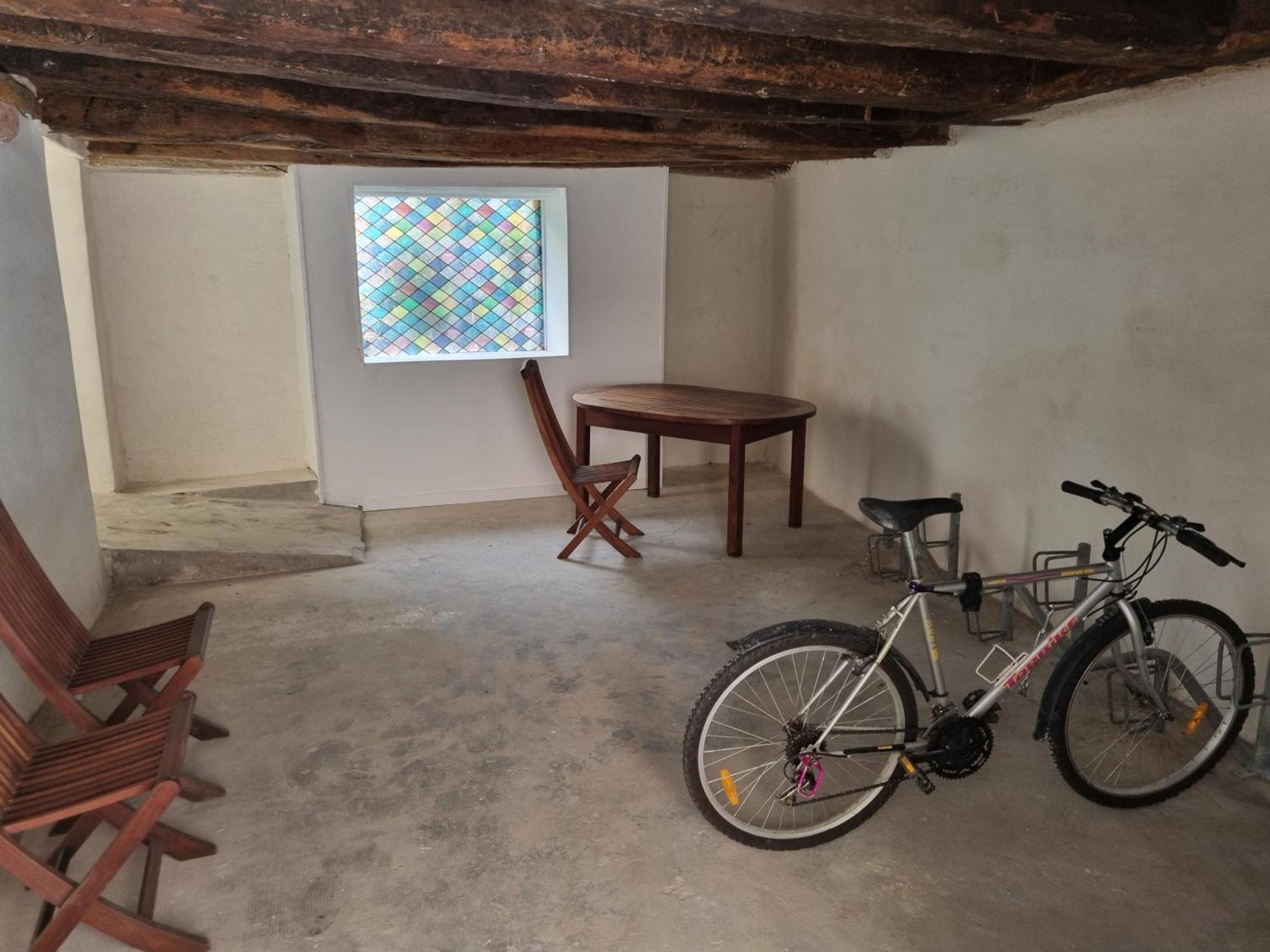 Fenetre Sur Cour Du Docteur Privey - Secure Park Bike - Voie Bleue Tournus Exterior foto